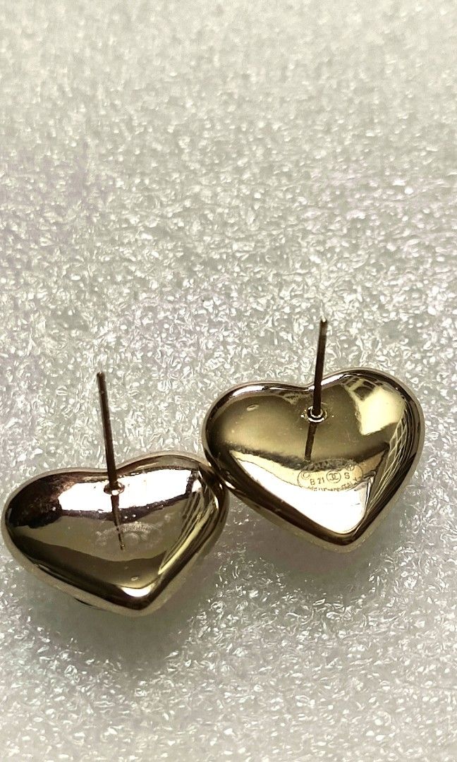 Chanel Earrings (Category: Luxury Accessories) located in Manila. Submitted by blings_thingies (Listing ID 1460977819, Image 3). Description: .
