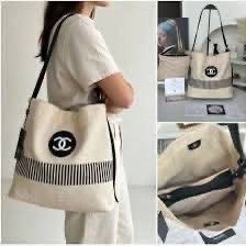 Chanel GWP (Category: Luxury Bags & Wallets) located in Bulacan. Submitted by karisma_noverra (Listing ID 1461112741, Image 2). Description: Available on October Pre order 50 percent payment required.