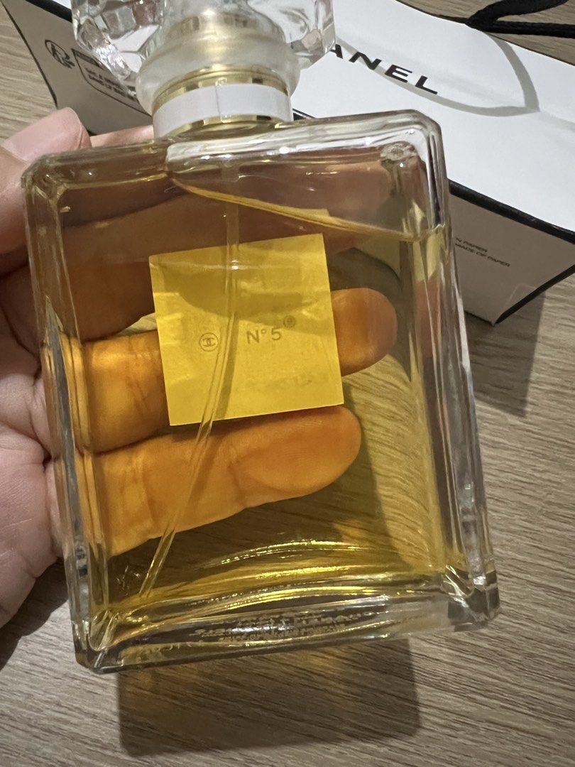 Chanel N°5 Eau de Parfum 50ml (Category: Fragrance & Deodorants) located in Las Pinas. Submitted by jmiic (Listing ID 1461099572, Image 3). Description: - Original Chanel N°5 Eau de Parfum - 50ml Vaporisateur Spray Bottle - Made in France - Original Box Included - Original Shopping Bag Included - Iconic and beloved fragrance.