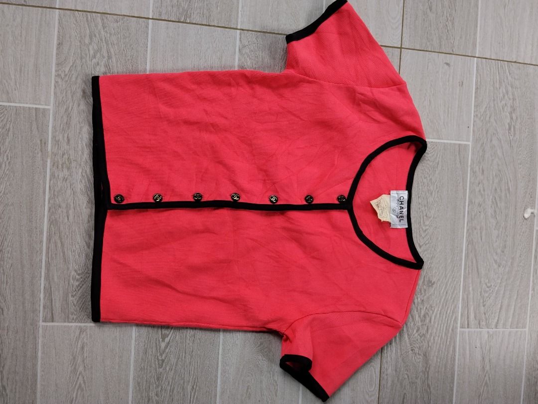 Chanel ribbed crop top (Category: Others Tops) located in Caloocan City. Submitted by chimi_eya (Listing ID 1460938821, Image 2). Description: Vintage 1999 Cruise Collection ("99C") designed by Karl Lagerfeld..