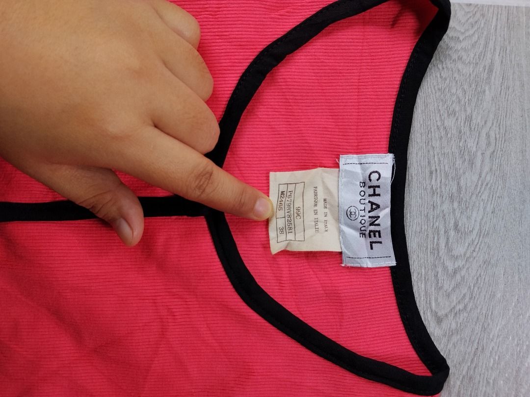 Chanel ribbed crop top (Category: Others Tops) located in Caloocan City. Submitted by chimi_eya (Listing ID 1460938821, Image 3). Description: Vintage 1999 Cruise Collection ("99C") designed by Karl Lagerfeld..
