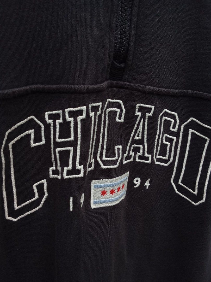 CHICAGO 1994 QZIP (Category: Coats, Jackets and Outerwear) located in Bayombong. Submitted by ern__ygr15 (Listing ID 1461002143, Image 2). Description: excellent condition no issue XL color rate 9.5/10.
