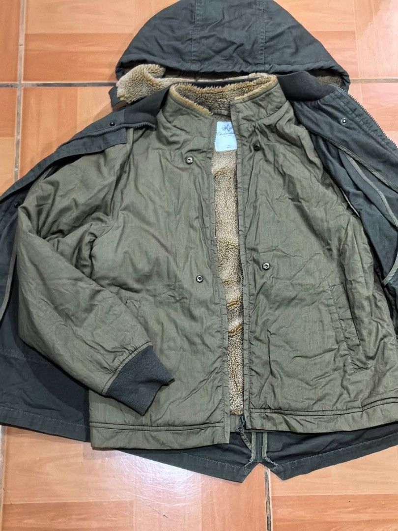 Chickee Duck utility/bomber sherpa 2 in 1 jacket (Category: Coats, Jackets and Outerwear) located in Baguio. Submitted by gabierfinds (Listing ID 1461048217, Image 2). Description: 1st jacket - Canvas utility size M 19" x 24" 2nd jacket - Bomber sherpa Size 19" x 22" cotton polyester, sherpa lining, multi pockets, quality comfortable excellent condition 👌 gandaa nito.