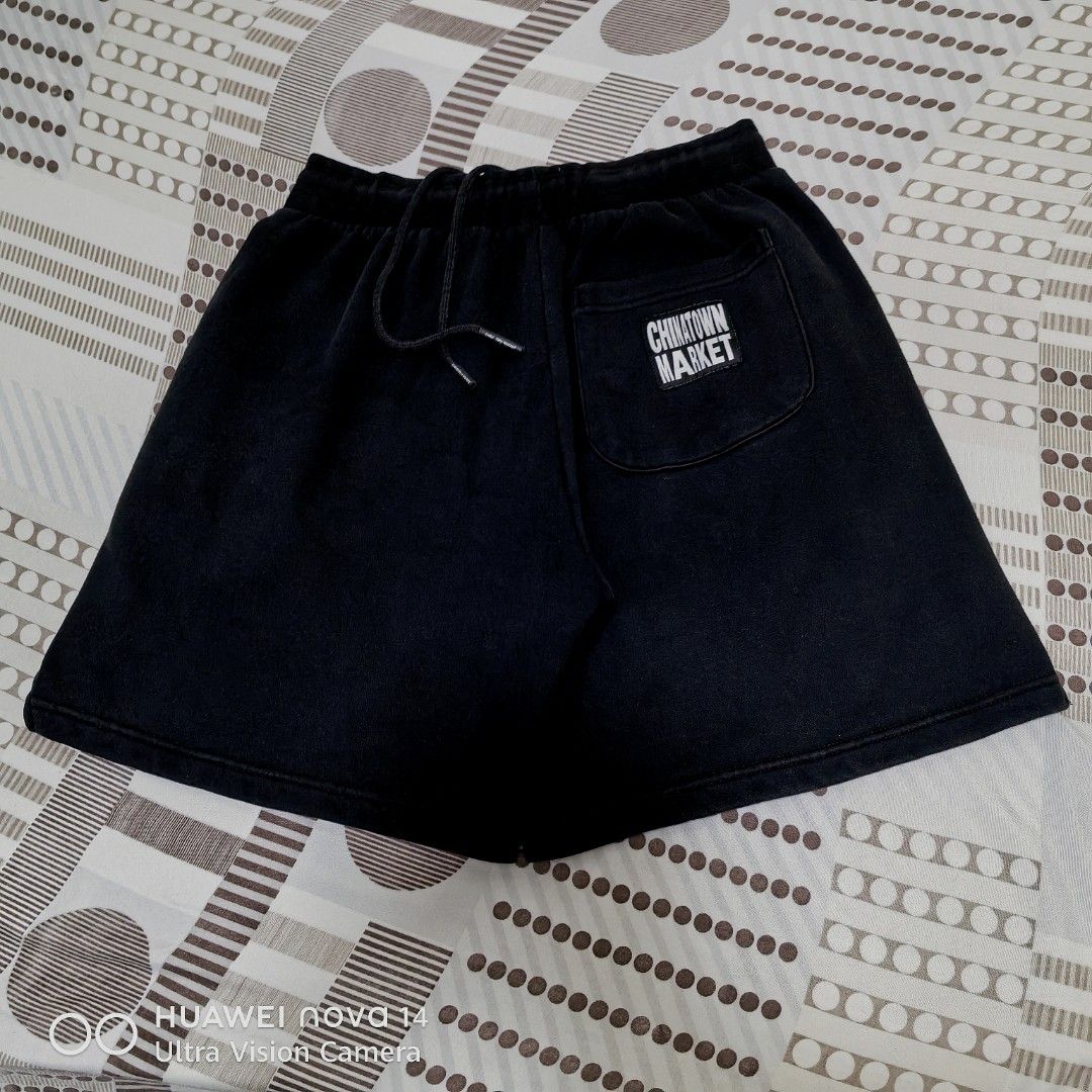 Chinatown market (Category: Shorts) located in Makati City. Submitted by sujpresko.thriftshop (Listing ID 1460965608, Image 2). Description: Ch!natown market smiley 699 Medium Makati loc Meets n shipp jnt or lalaM Pm.