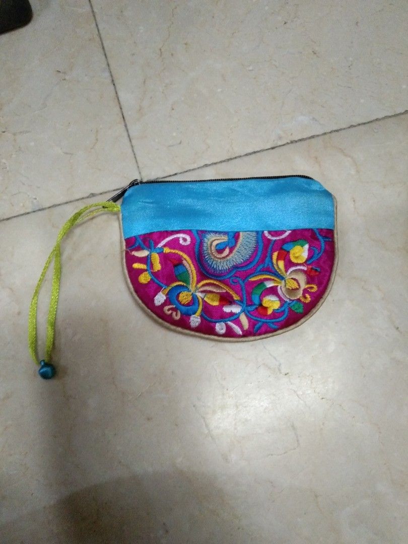 Chinese coin purse (Category: Purses & Pouches) located in Quezon City. Submitted by eidorableshop (Listing ID 1461007300, Image 1). Description: .