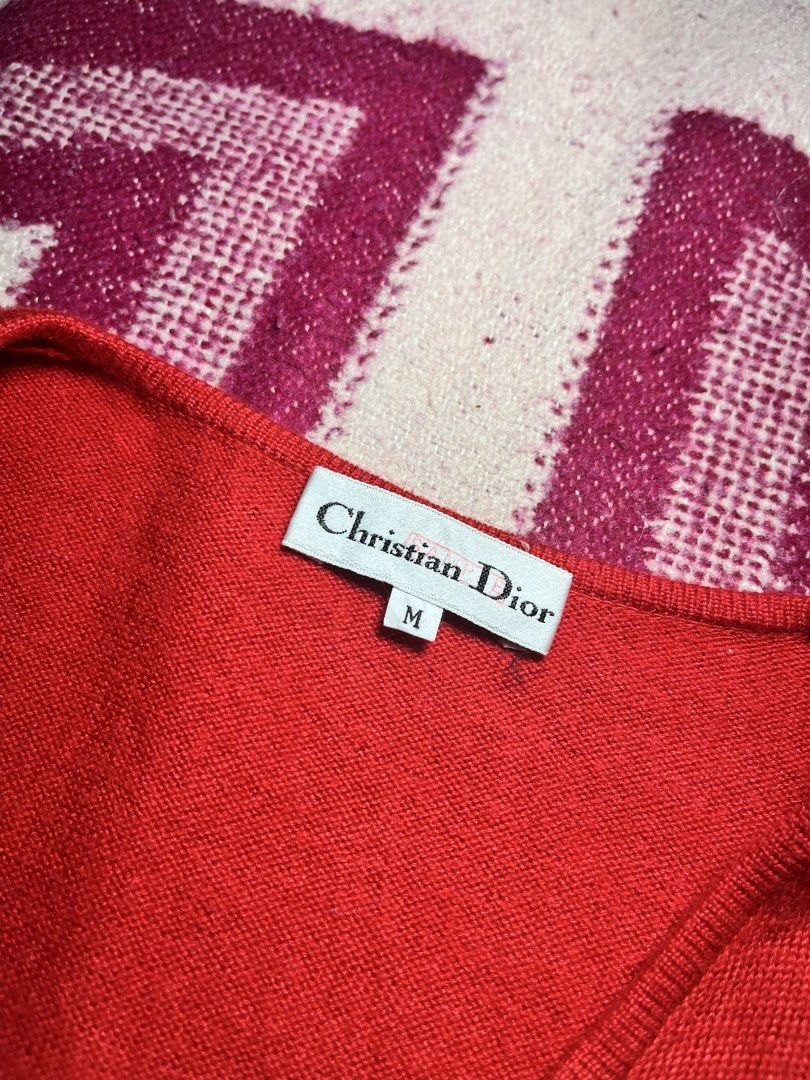 Christian Dior knitted sweater (Category: Coats, Jackets and Outerwear) located in Naga. Submitted by it_station (Listing ID 1461037013, Image 2). Description: Christian dior Sample.