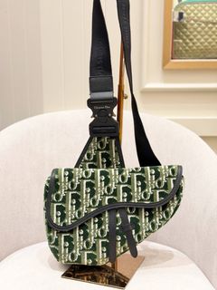 (Category: ) located in . Submitted by watchluxury888 (Listing ID 1460997403, Image 1). Description: .