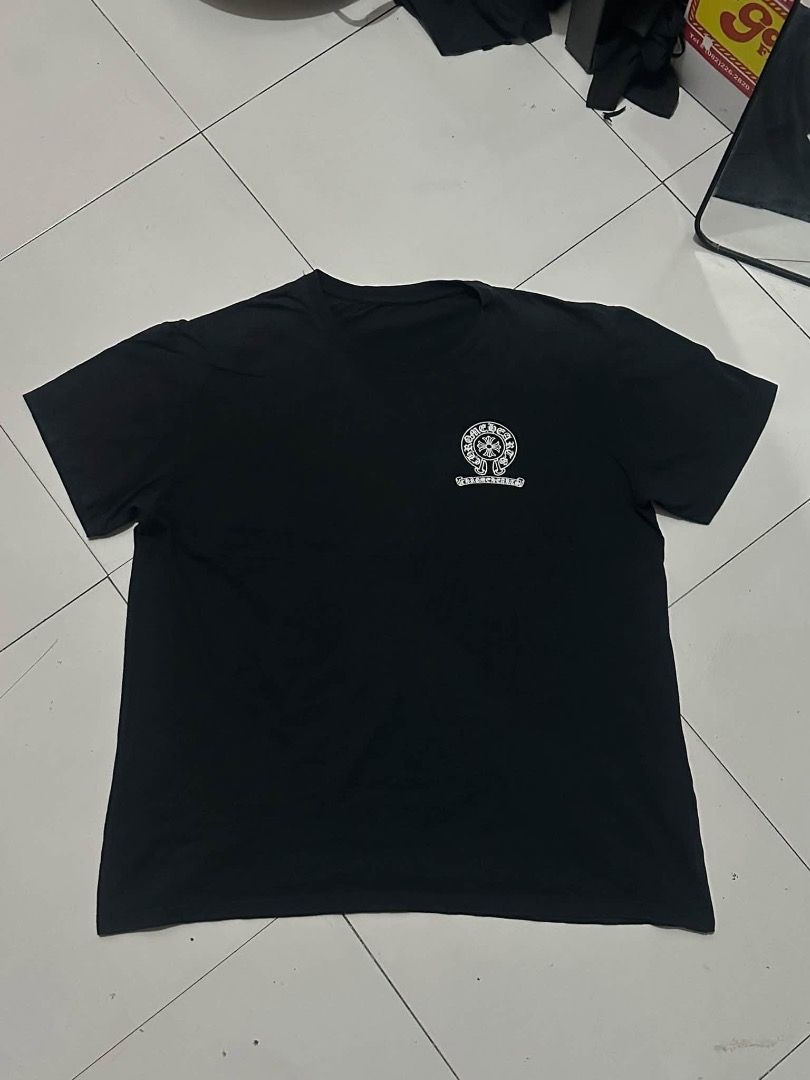 chrome hearts black shirt (Category: Tshirts & Polo Shirts ) located in Manila. Submitted by nb_thriftshop (Listing ID 1461081766, Image 1). Description: CH (OFF)t shirt 28 length 23 width medium to large issue : super liit na hairlines need wash.