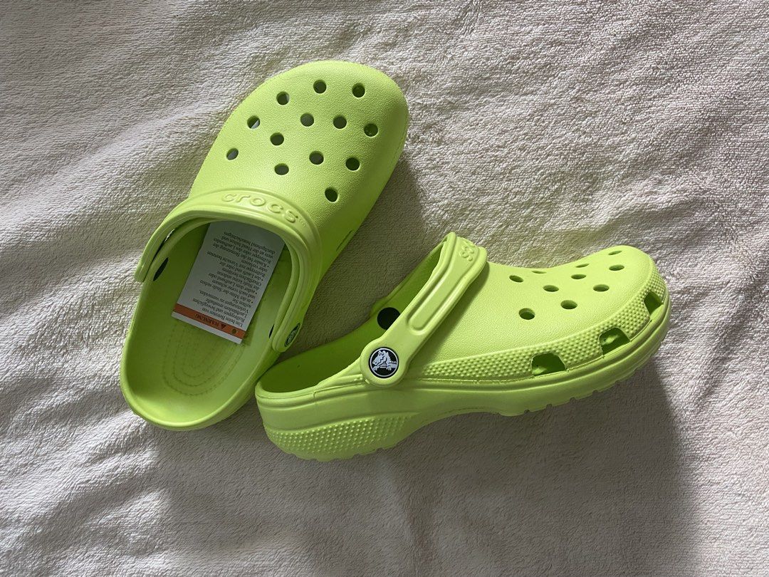 Classic clog in lime color (Category: Slippers and slides) located in Davao. Submitted by sweeetooth10 (Listing ID 1460943680, Image 2). Description: Palugi sale Brand new Size: m5 w7.