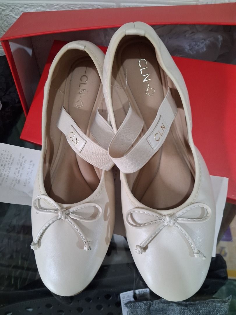 CLN Beige Ballet Flats with Bow and Strap (Category: Flats & Sandals) located in Manila. Submitted by katkween23 (Listing ID 1460961227, Image 1). Description: - Brand: CLN - Color: Beige - Style: Ballet Flats - Features: Cute bow detail at the front, elastic strap for a secure fit - Includes: Original box and receipt - Ideal for: Everyday wear.