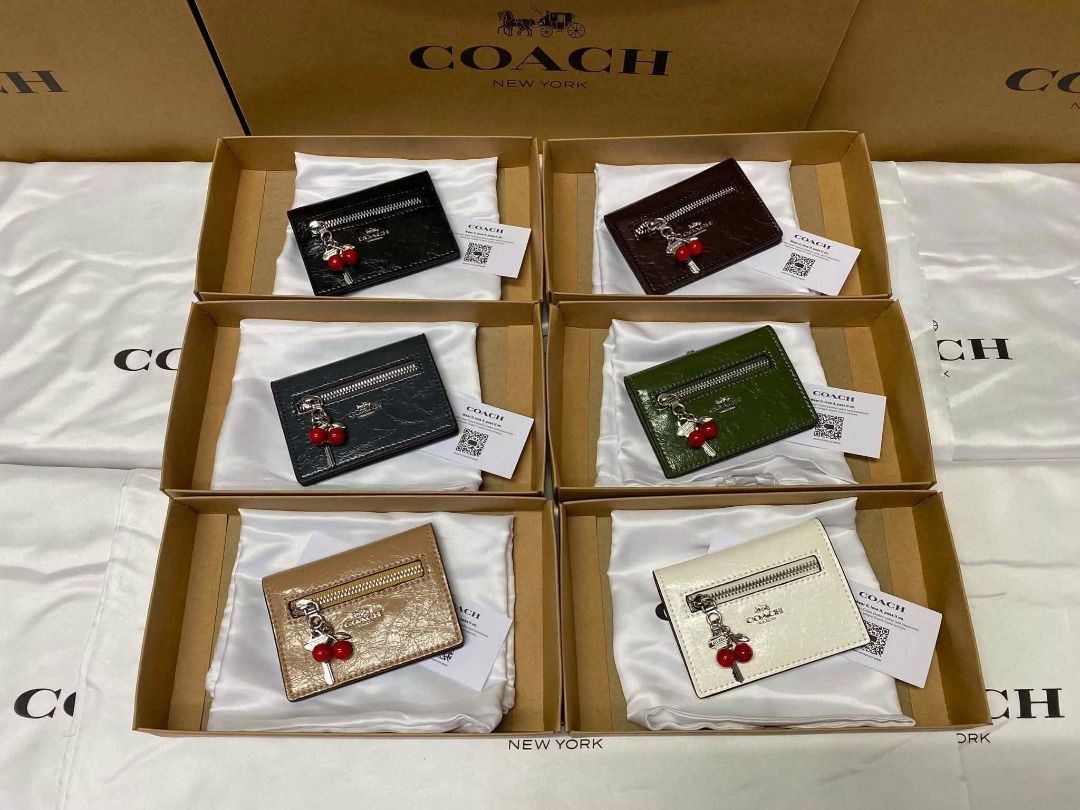 Coach Cardcase (Category: Wallets & Card holders) located in Manila. Submitted by msddirectfactoryoutlet (Listing ID 1460960315, Image 2). Description: Wallet/Cardcase US Grade 100%.