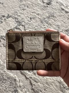 (Category: ) located in . Submitted by allaboutpreloved88 (Listing ID 1460944077, Image 1). Description: .