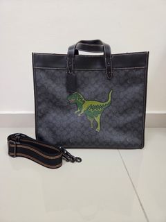 (Category: ) located in . Submitted by jtcoachbags (Listing ID 1461091292, Image 1). Description: .