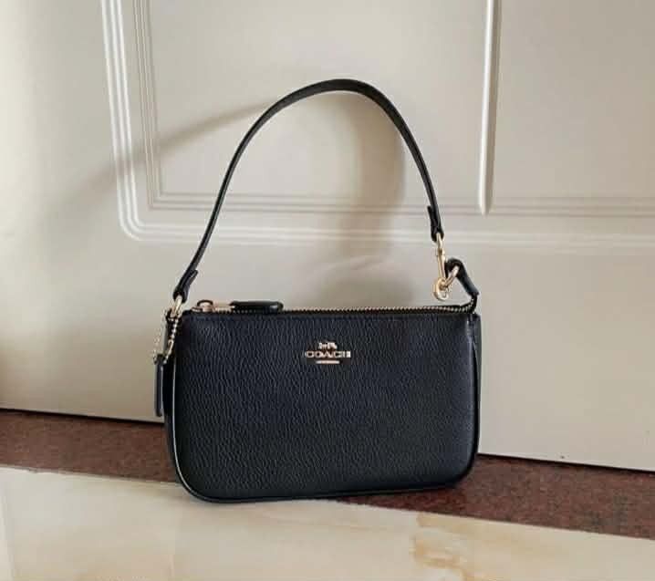 COACH NOLITA 19 BLACK( pretty) (Category: Luxury Bags & Wallets) located in Pasig City. Submitted by ttitalaana20198 (Listing ID 1460986454, Image 1). Description: DUST BAG / PAPER BAG NO MEET UP PAYMENT FIRST POLICY🖤.