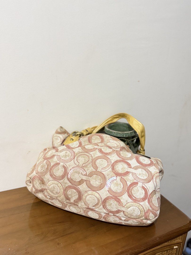 Coach sequin rare bag (Category: Shoulder Bags) located in Manila. Submitted by prelovedbyramiah (Listing ID 1460951244, Image 2). Description: .