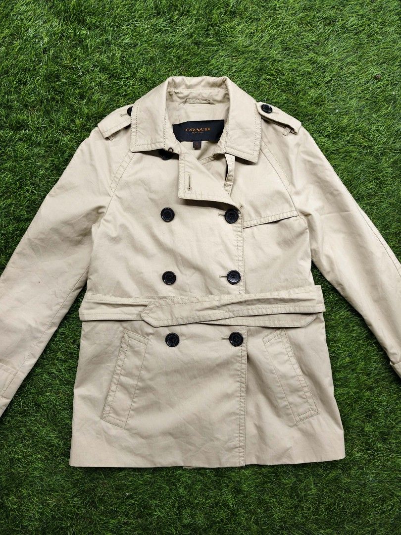 COACH TRENCH COAT (Category: Luxury Apparel) located in Quezon. Submitted by johh_sebastian (Listing ID 1461015495, Image 3). Description: COACH TRENCH COAT WIDTH 18.5 length 28 negotiable pm.