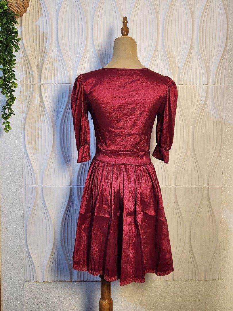 Cocktail Dress Red Maroon (Category: Evening dresses & gowns) located in Marikina City. Submitted by KanamiFinds (Listing ID 1461004125, Image 3). Description: Bust: 32 to 36 inches Waist: 26 to 30 inches Length: 30 - 31 inches from the shoulders.