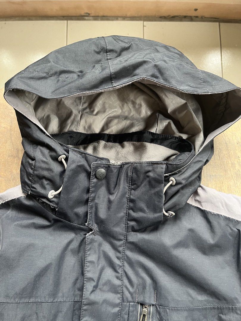 Columbia Omni-Heat Jacket (Category: Coats, Jackets and Outerwear) located in Siniloan. Submitted by marceiron316276 (Listing ID 1460992512, Image 3). Description: - Black Columbia jacket with grey accents - Features Omni-Heat technology for superior warmth - Includes a zippered chest pocket and two front pockets - Attached hood for extra protection - Ideal for outdoor activities - Made in Vietnam - Small on tag - best fit Large.