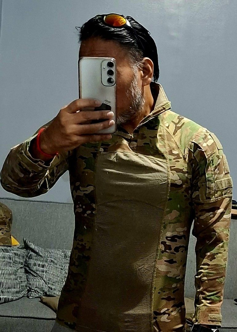 Combat Shirt Multicam (Category: Tshirts & Polo Shirts ) located in Makati City. Submitted by h.booster365 (Listing ID 1461075212, Image 3). Description: - Authentic Multicam pattern - Size XS, S - Made in USA - Flame resistant material - Breathable knit torso for comfort - Durable sleeves with integrated pockets - Velcro panels on sleeves for patches - Perfect for tactical operations and outdoor activities.