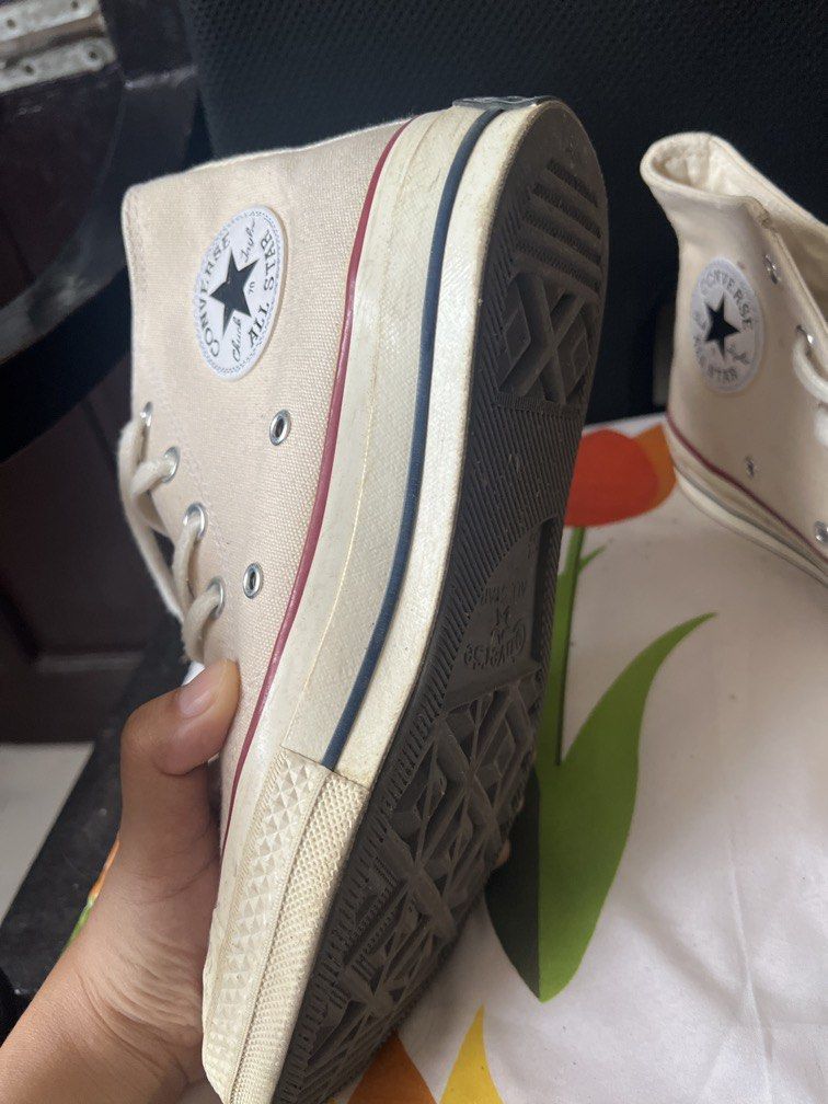 Converse - chuck taylor -high cut - authentic (Category: Sneakers) located in Bulacan. Submitted by monaami (Listing ID 1461113373, Image 2). Description: Original Chucks. No box. Size EUR 38/7.5 womens/5.5 UK/ 24.5 CM.