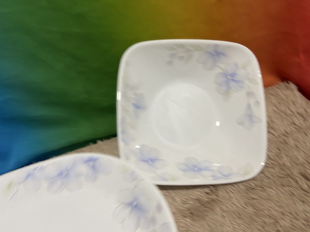 corelle oval platter and square serving bowl (Category: Dinnerware & Cutlery) located in Pasig City. Submitted by jie_russ (Listing ID 1460940525, Image 2). Description: corelle serving bowl/ oval platter USED Made in USA 1 oval platter- 1 square serving bowl 2 pcs for ₱1,250.