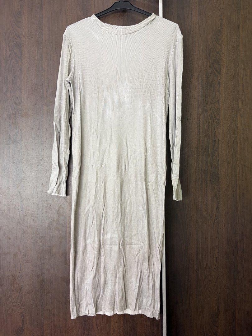 Cos longsleeve midi dress (Category: Dresses) located in Manila. Submitted by thebookclubz (Listing ID 1461033048, Image 1). Description: .