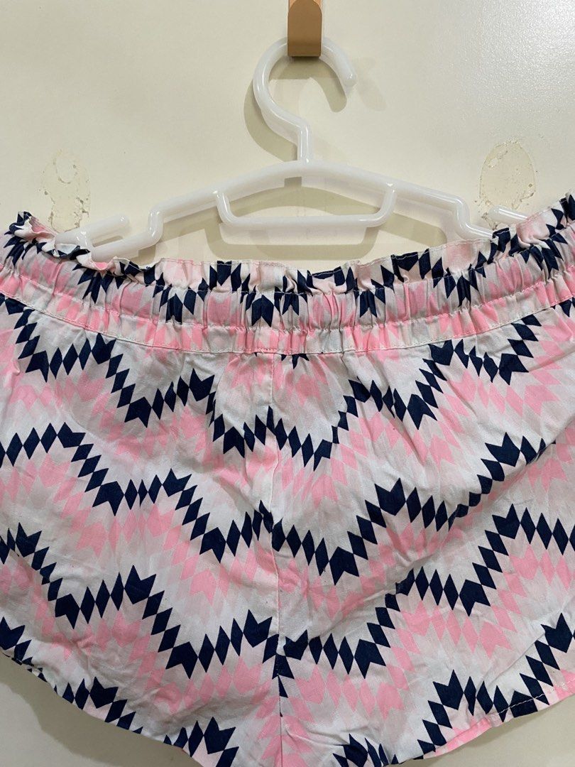 Cotton On Boxer Shorts (Category: Shorts) located in Taguig. Submitted by maly01_ (Listing ID 1461015220, Image 3). Description: dm for inquiries :).