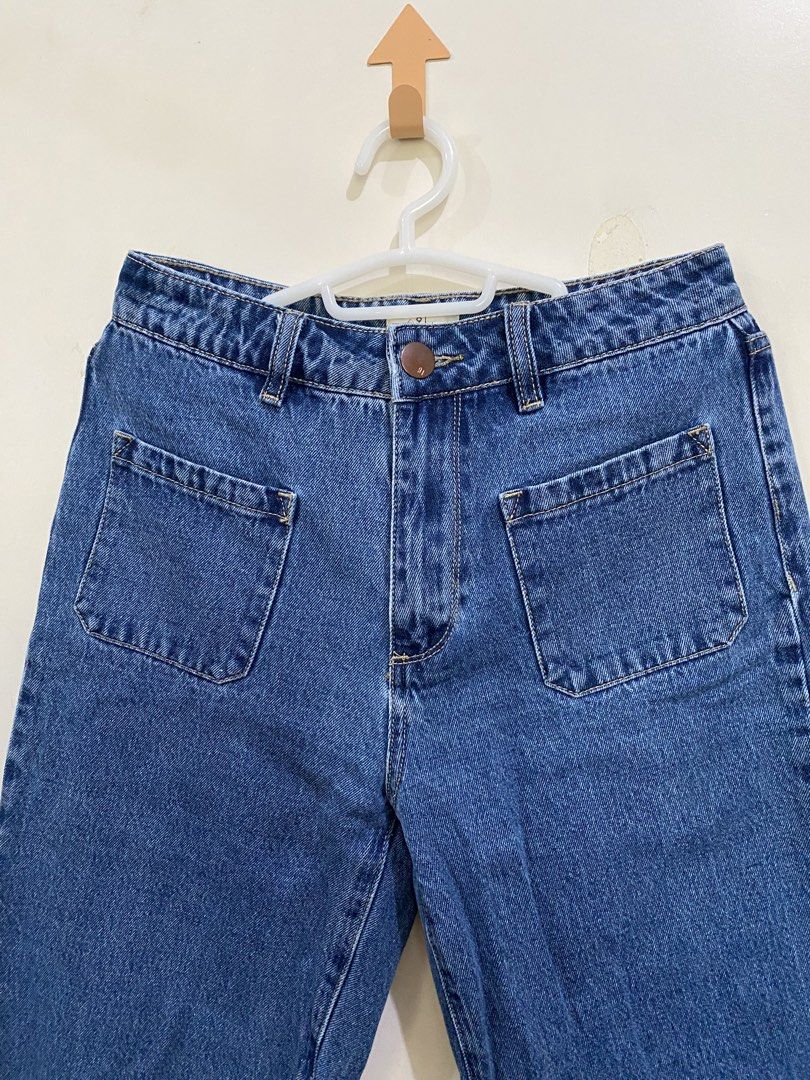 Cotton On Wide Leg Jeans (Category: Jeans) located in Taguig. Submitted by maly01_ (Listing ID 1461011261, Image 2). Description: dm for inquiries :).