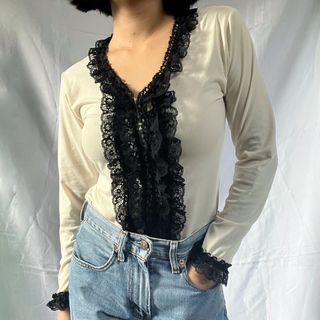 (Category: ) located in . Submitted by demi.rewears (Listing ID 1460926889, Image 1). Description: .