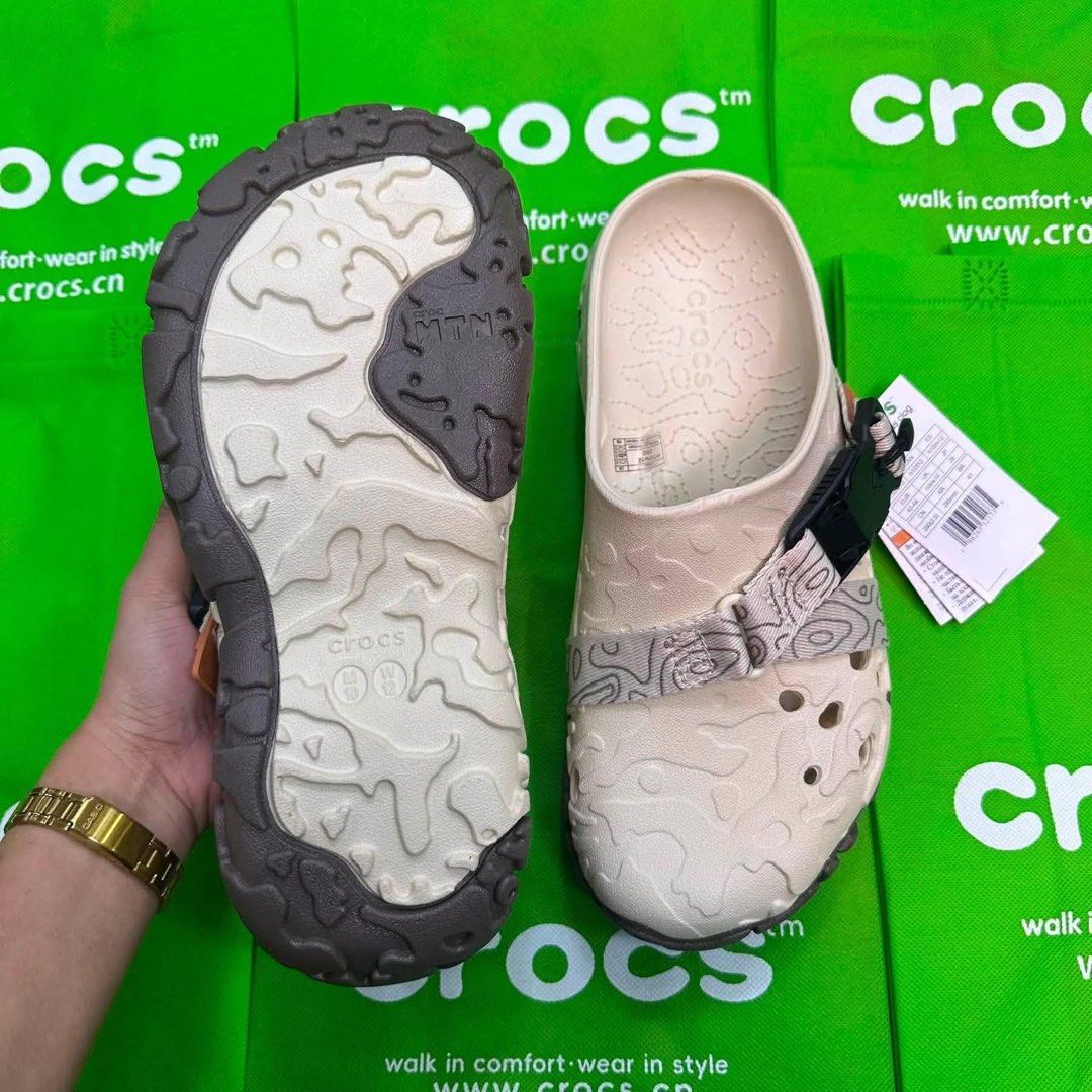 CROCS ALL TERRAIN ATLAS CLOG (Category: Slippers & Slides) located in Manila. Submitted by justria (Listing ID 1461096575, Image 2). Description: .