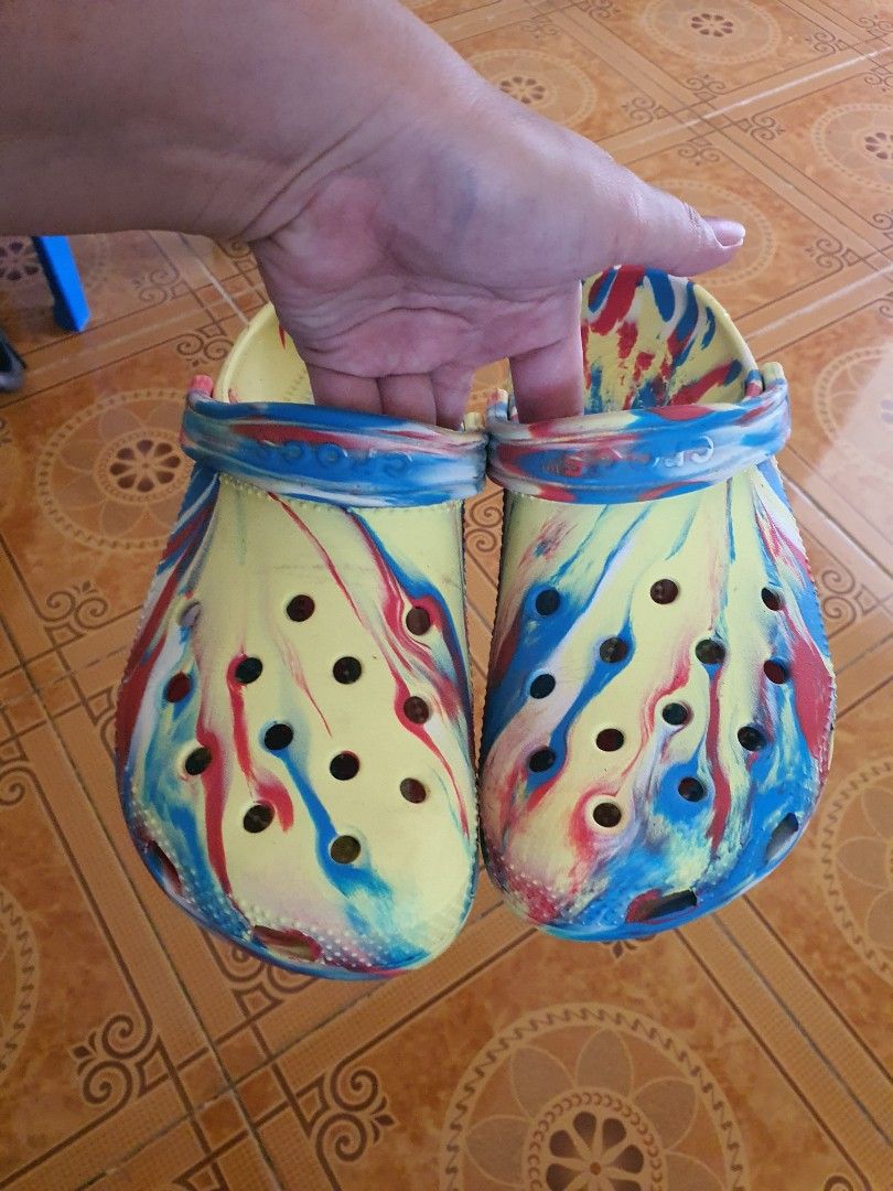 Crocs Original Marble Clog in Sulfur M6W8 (Category: Slippers and slides) located in Cabanatuan. Submitted by mikaela_karla (Listing ID 1460969965, Image 1). Description: mga 5 times ko lang nasuot Original M6/W8 ang size.