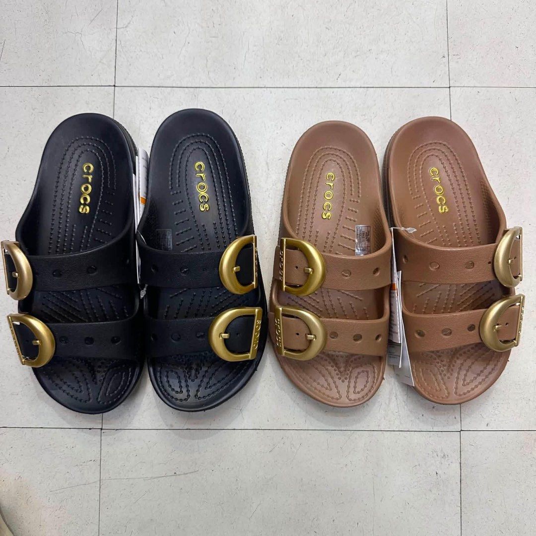 CROCS SATURDAY BIG METALLIC BUCKLE (Category: Flats & Sandals) located in Manila. Submitted by justria (Listing ID 1461096442, Image 2). Description: .