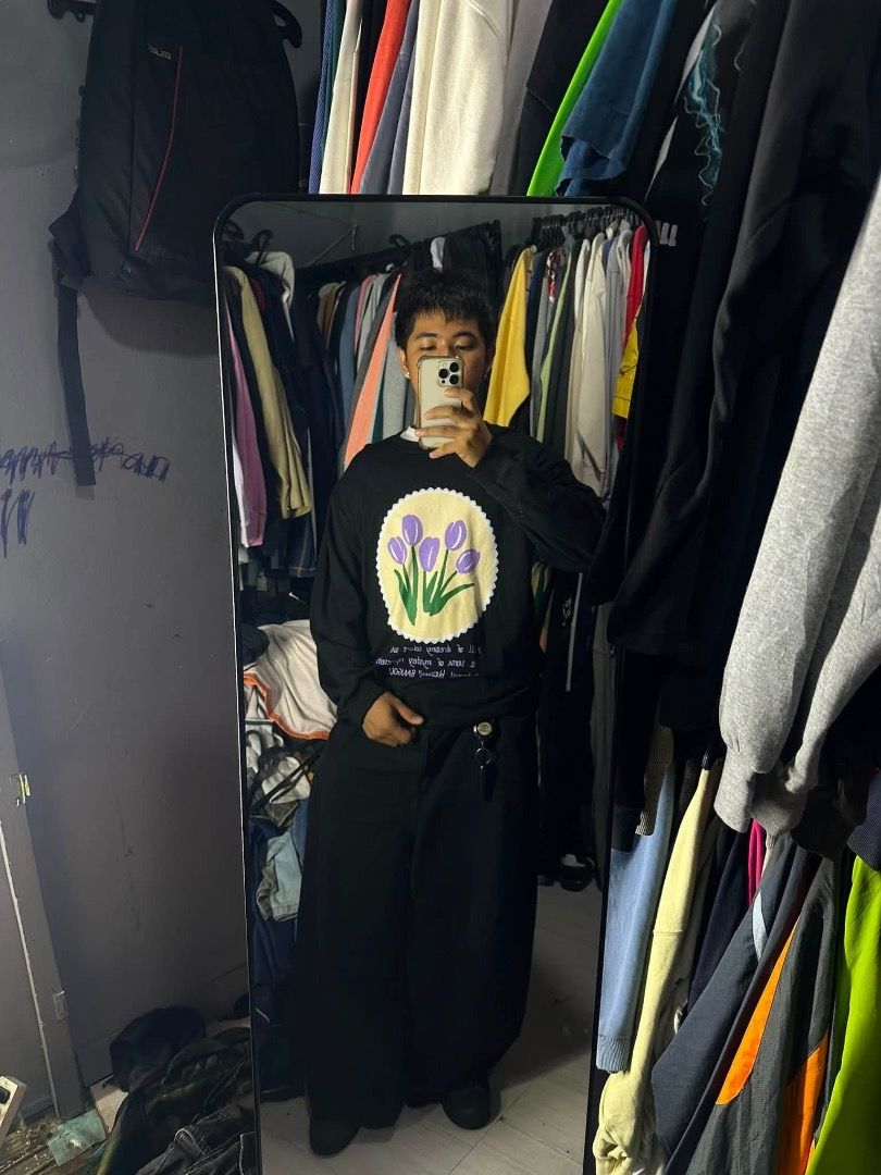 cute black tulips sweater (Category: Sleep and Loungewear) located in Manila. Submitted by nb_thriftshop (Listing ID 1461070348, Image 3). Description: 27.5 length 22 width medium to large no issue need wash height 5'5 weight 65 kg .