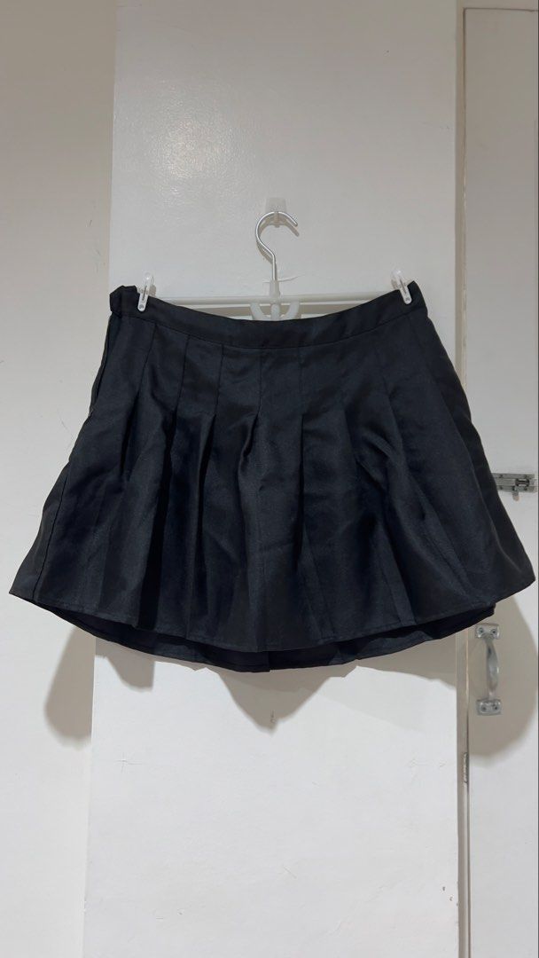 Cute pleated skirt (Category: Skirts) located in Cebu City. Submitted by fromreggg (Listing ID 1461070525, Image 3). Description: Skirt only Fits L-XL P200 Used only once Also available in black (black - Brand new, unused).