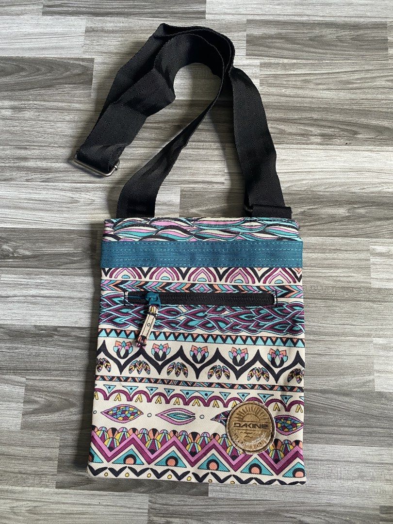 DAKINE SLING BAG MULTI COLOR (Category: Cross-body Bags) located in Antipolo. Submitted by marcoandpaolomerchandise (Listing ID 1461007120, Image 1). Description: Preloved Good Condition Location: Pagrai Antipolo ,Nagshi Ship po ako NationWide Pwede J&T or Lalamove Pick Up Please po , HUWAG po mag offer kung hindi sure buyer , kase once nag Offer kayo nahingi ng Review si Carousell sa Account mo. CLICK OFFER lang po if Decided na po kayo. .