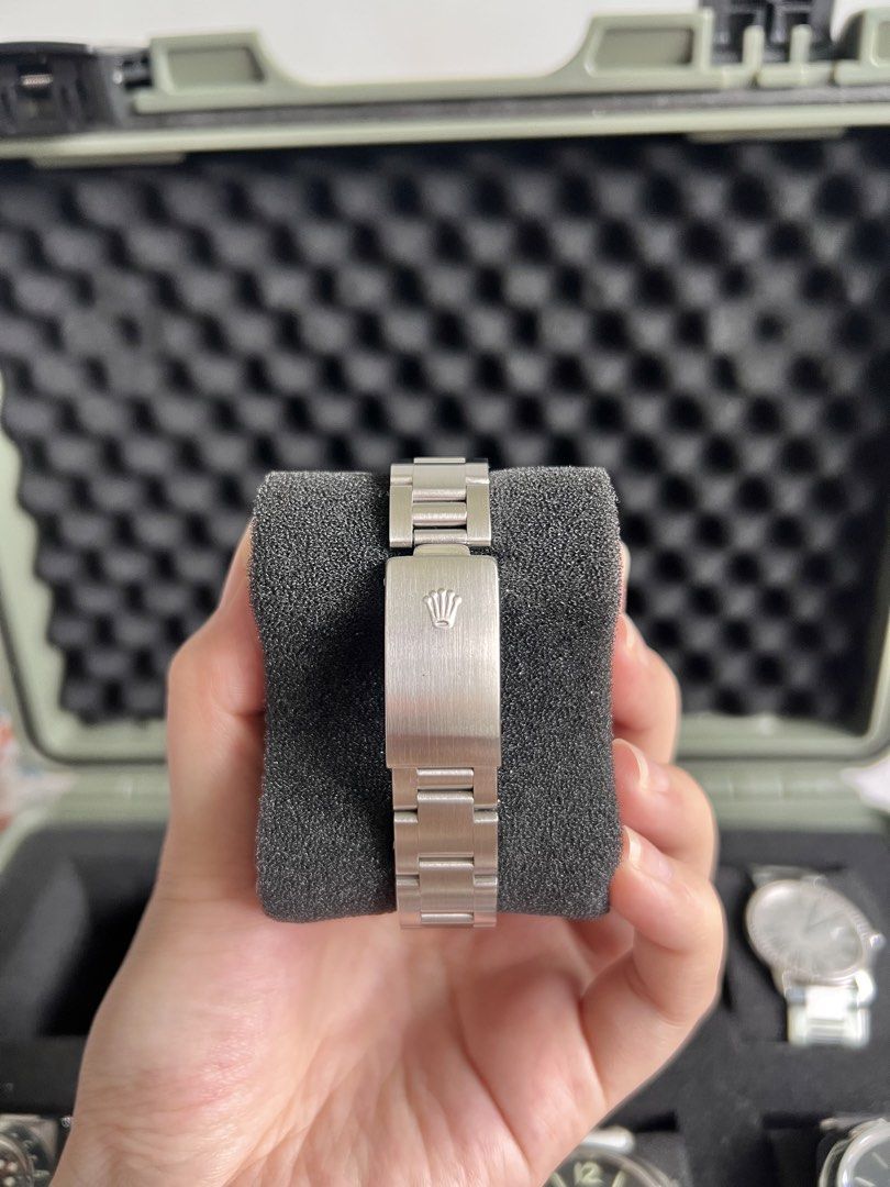 Datejust salmon pink dial 31mm (Category: Women's Watches) located in Paranaque City. Submitted by ella.sb (Listing ID 1461032709, Image 2). Description: Full set. Complete links. Box, papers, manuals, and red tag. (the numerical numbers is white gold) .
