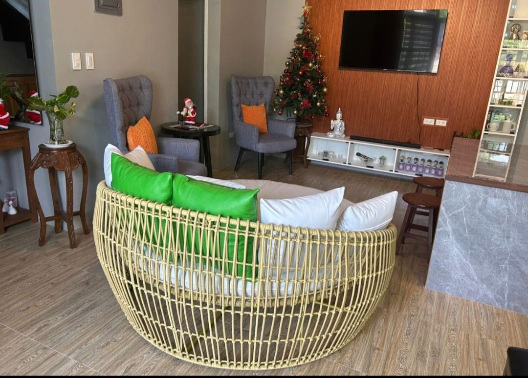 Day Bed (Category: Other Home Furniture) located in Caloocan City. Submitted by goodseller1003 (Listing ID 1460935438, Image 2). Description: Best for outside if you have a swimming pool made of good quality .