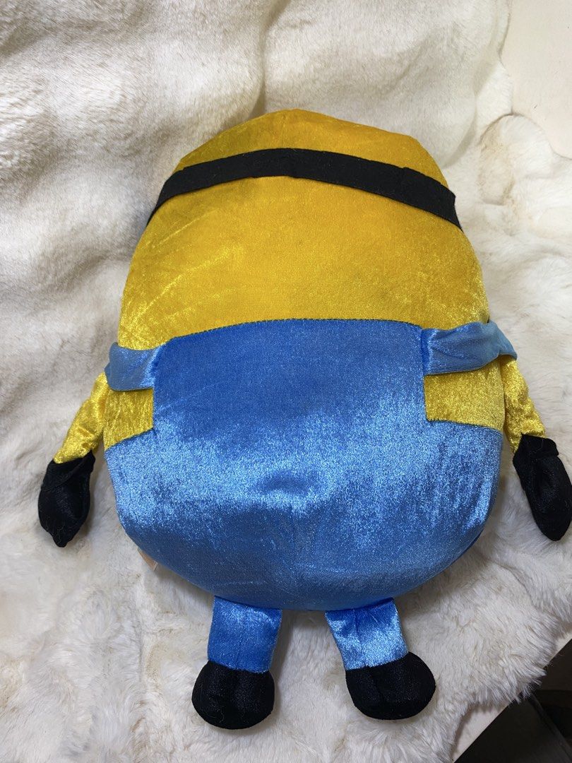 Despicable Me Minion Plush Toy (Category: Plushies & Soft Toys) located in Kalibo. Submitted by ollie_stuffshop (Listing ID 1460940303, Image 3). Description: 44cm x 35cm Before you send your inquiries: ❗️Last Price is already posted ❗️Manage your expectations, WYSIWYG ❗️May need washing ❗️Dropoff is every Wednesday & Sunday - Adorable yellow Minion plush toy from Despicable Me. - Iconic design with blue overalls and goggles. - Made with soft, cu
