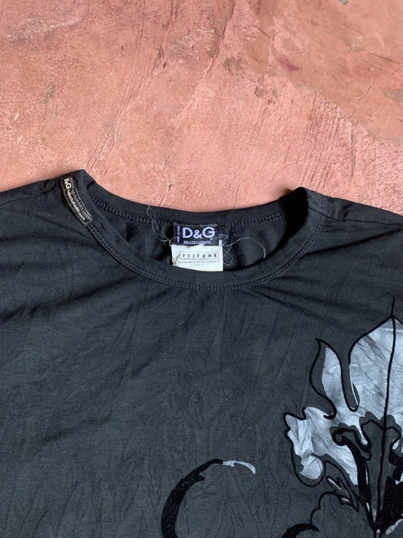 D&G TShirt (Category: Activewear) located in Cagayan de Oro. Submitted by rosellersumod-ong (Listing ID 1460996107, Image 3). Description: excellent condition no issue authentic size Medium to Large 21/28.