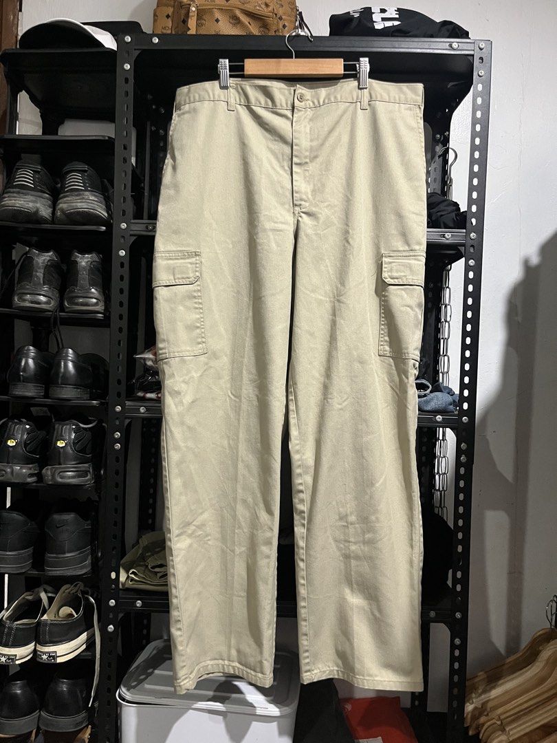 Dickies - Cargo Pants (Category: Chinos) located in Virac. Submitted by _thecave (Listing ID 1461111904, Image 2). Description: Dickies - Cargo Pants Excellent 9/10 Color Rate No Issue Tagged Size: 38x32 Waist: 38 Length: 42.5 Length: 9.