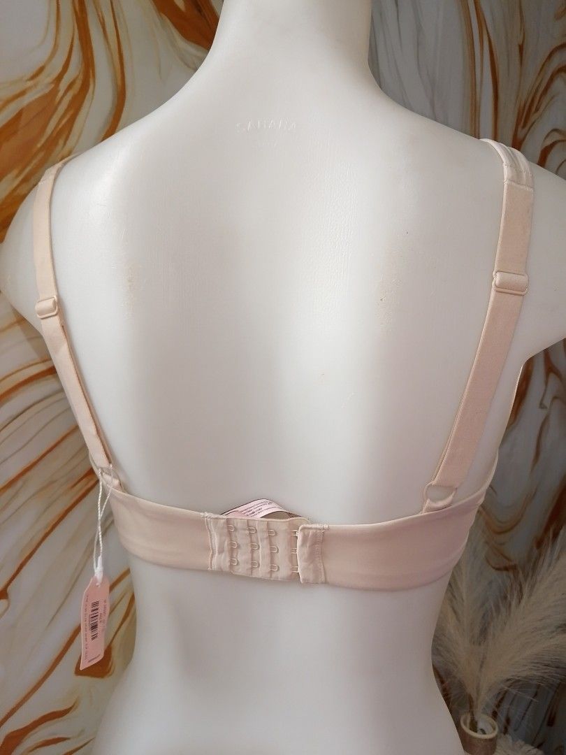 BNWT 32e DObREVA Beige Full Coverage Underwire Bra not padded (Category: Undergarments & Loungewear) located in Manila. Submitted by truecrystal-1407 (Listing ID 1460958645, Image 3). Description: - Brand: DOReVA - Color: Beige - Style: Full Coverage Bra - Support: Underwire - Straps: Adjustable - Closure: Multi-hook back closure - Fabric: Smooth - Ideal for: Everyday wear.