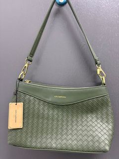 (Category: ) located in . Submitted by onlineshoppers097 (Listing ID 1461036281, Image 1). Description: .