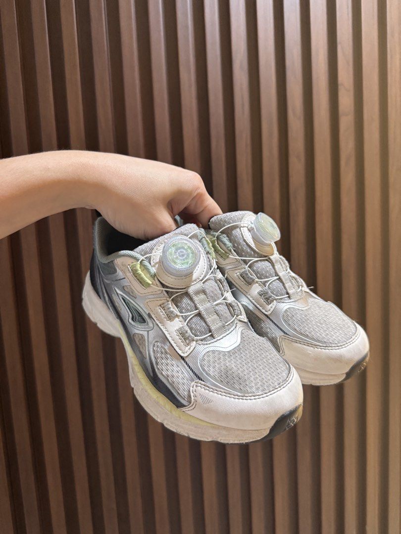 Dr. Kong shoes (Category: Babies & Kids Fashion) located in Caloocan City. Submitted by theluxegallery (Listing ID 1461027121, Image 2). Description: .