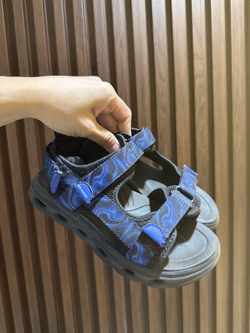 Dr. Kong Sandals for boys size 32 (Category: Babies & Kids Fashion) located in Caloocan City. Submitted by theluxegallery (Listing ID 1461026212, Image 2). Description: .