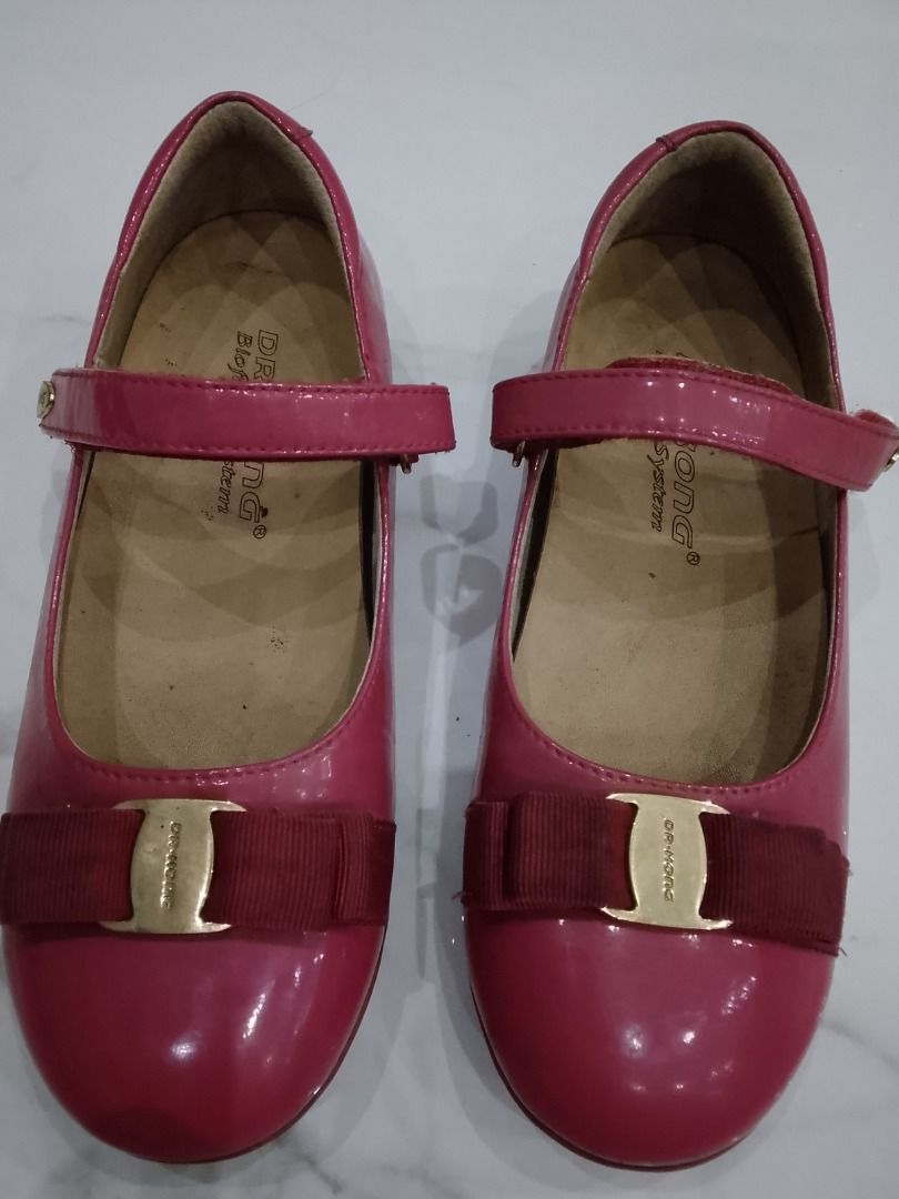 Dr Kong shoes (Category: Babies & Kids Fashion) located in Quezon City. Submitted by kema2191 (Listing ID 1460931334, Image 3). Description: See pics for details and size.