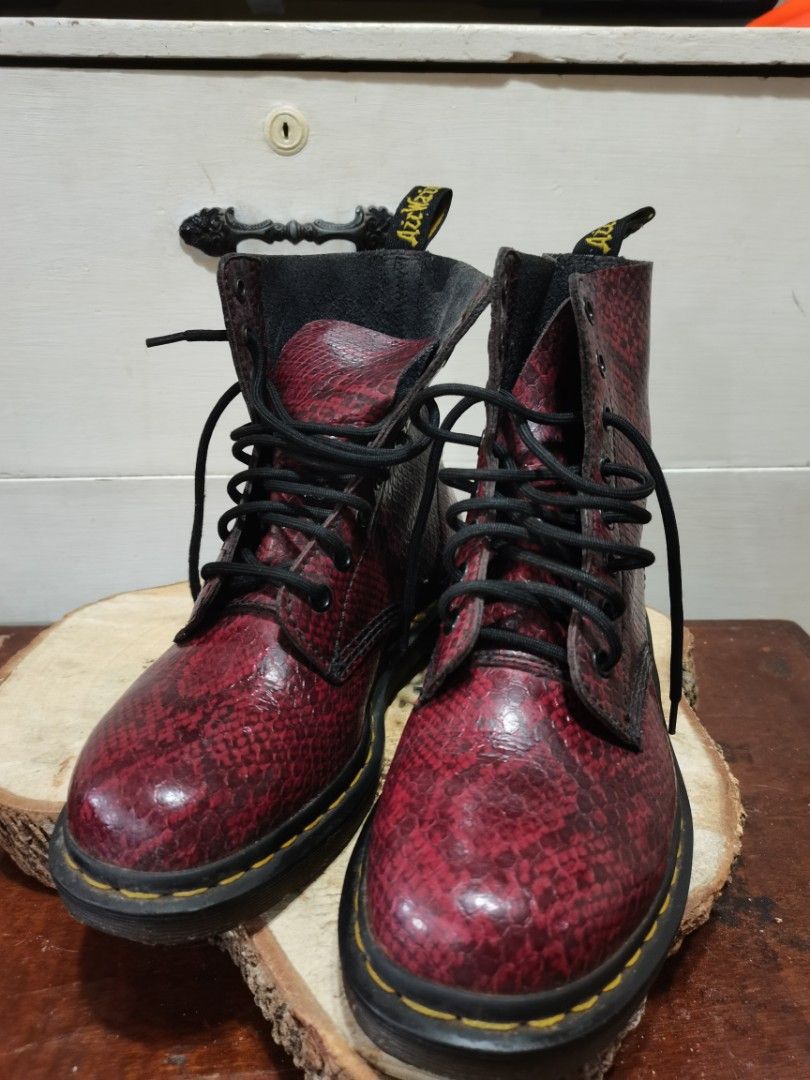 Dr martens (Category: Boots) located in Manila. Submitted by fluer_de_lis (Listing ID 1461112386, Image 1). Description: Real leather, edgy embossed pattern, water proof. original lace,very nice color size US7 can fit 23-24cm foot length RFS: I'm working from home, I rarely go out so I need to let go some of my collections.