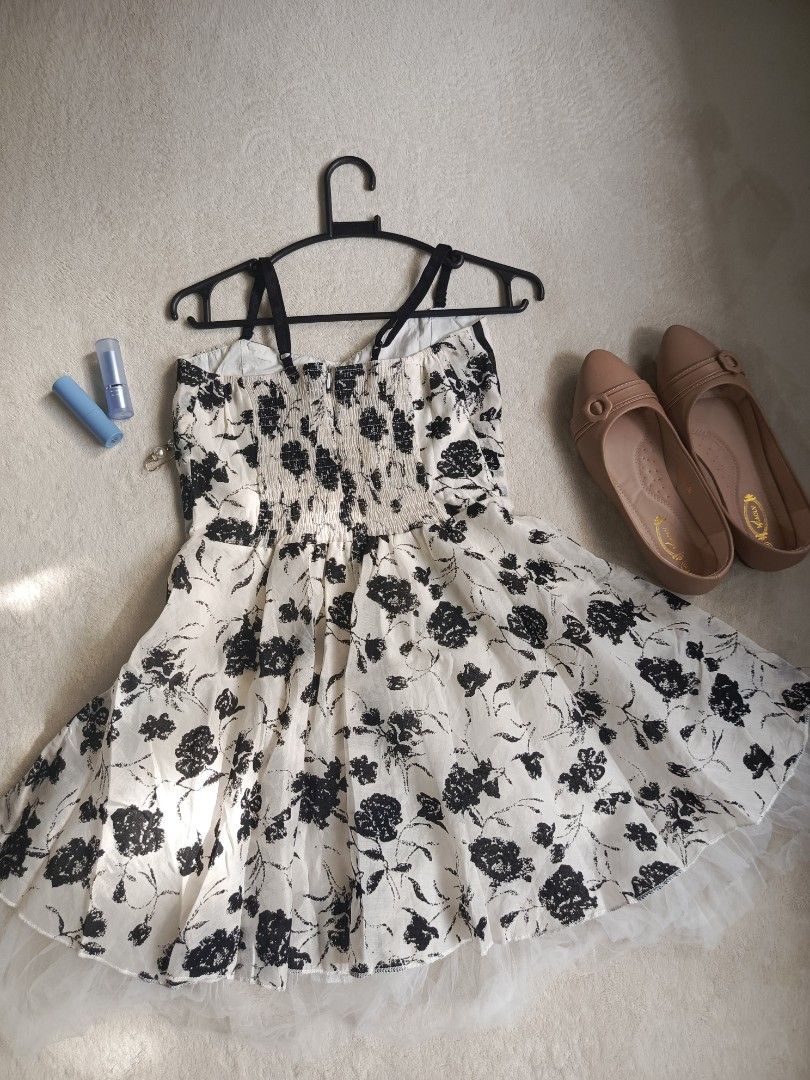 Strappy mini dress (Category: Dresses) located in Tacloban City. Submitted by jabiee (Listing ID 1460958718, Image 3). Description: Decluttering dress Goods pa yung strap nya medyo off white sya.