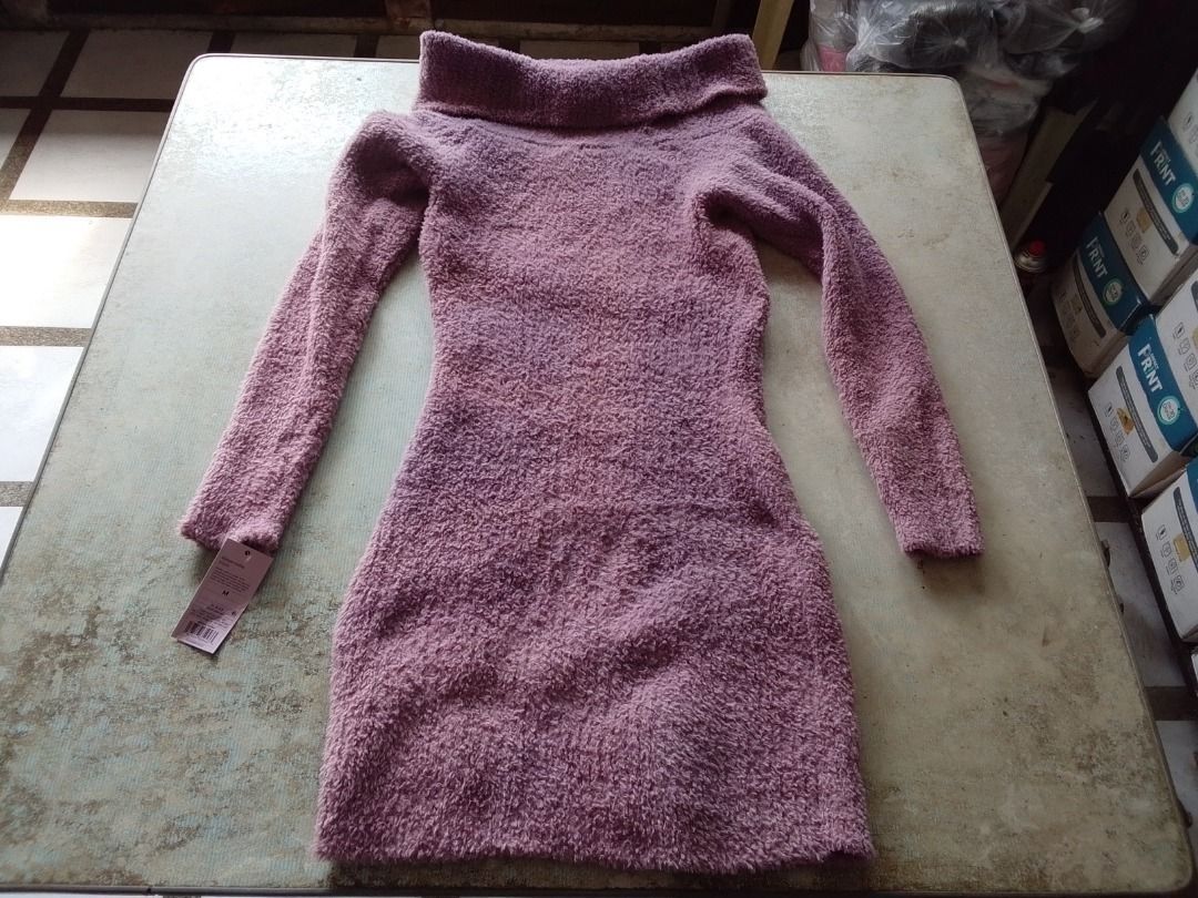 Dress US BNEWTAG (Category: Dresses) located in Los Banos. Submitted by mania-62906 (Listing ID 1460940658, Image 1). Description: BNewtag. US Medium. For cold climate or weather ( note For regular buyers you can get 3-4 free items provided you shoulder the delivery fee. First time buyer just.one)..