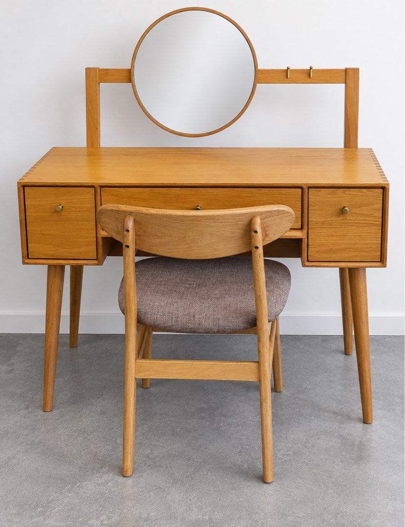 Dressing table (Category: Other Home Furniture) located in Kuala Lumpur. Submitted by nvna88 (Listing ID 1460924471, Image 1). Description: .