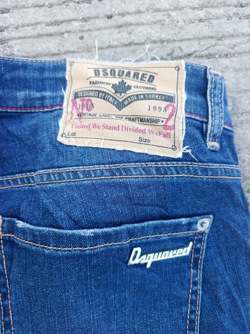 DSQUARED (Category: Activewear) located in Zamboanga. Submitted by ems-a0e5 (Listing ID 1461028661, Image 3). Description: Good condition W-34 L42 No issue.